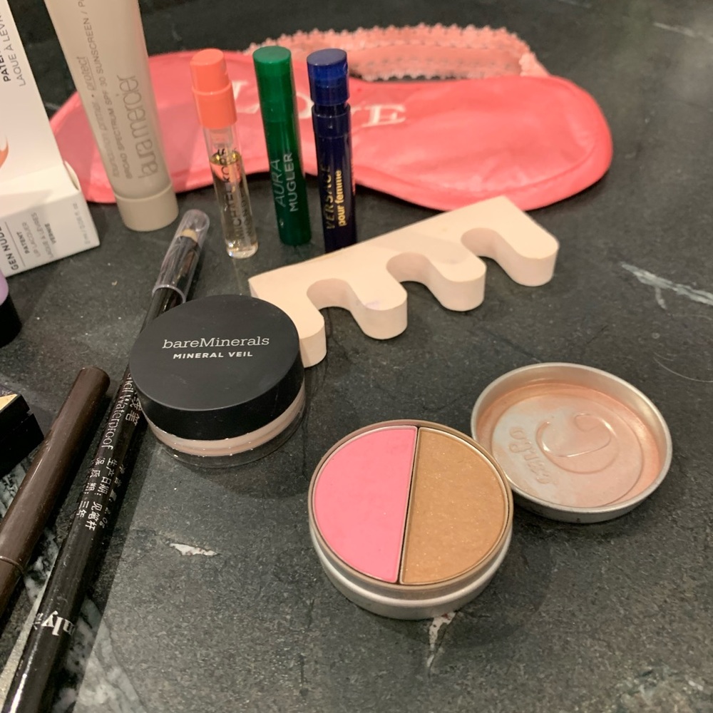 Cosmetics Bundle - Picture 9 of 12